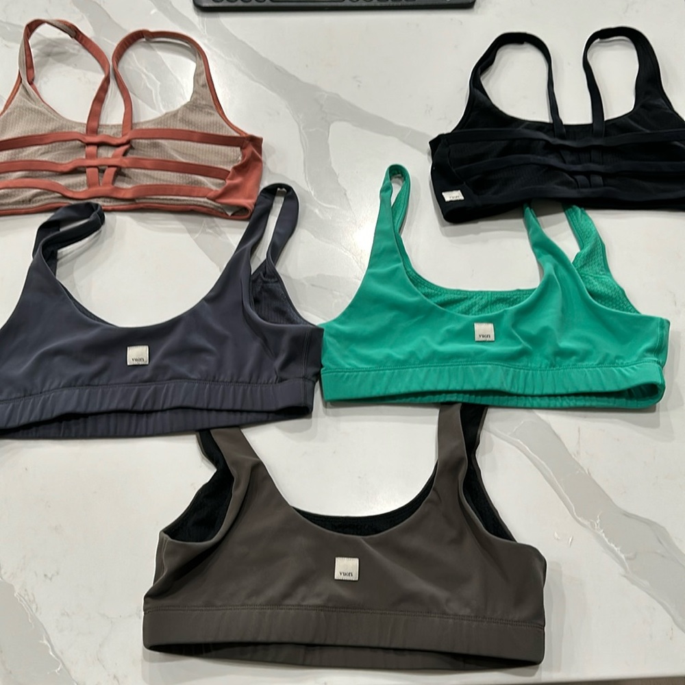 5 Vuori sports bras Size Medium